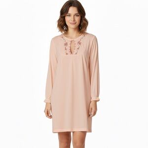 Vintage Glencraft 1960s Embroidered Nightgown